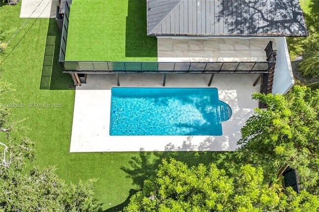 Building Photo - 11340 SW 74th Ct