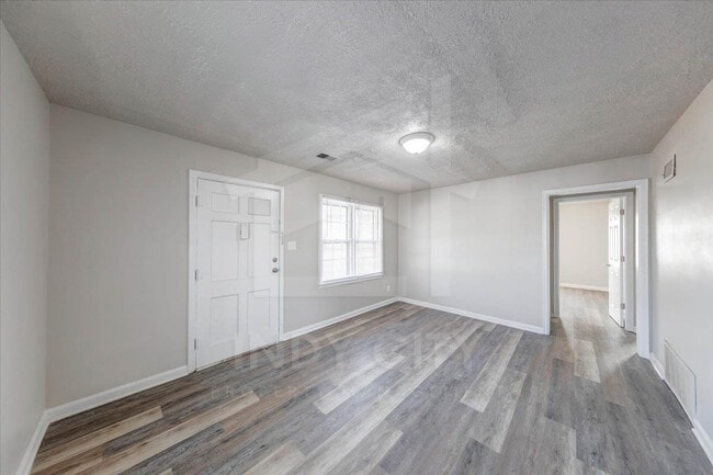 Building Photo - 2854 S Keystone Ave