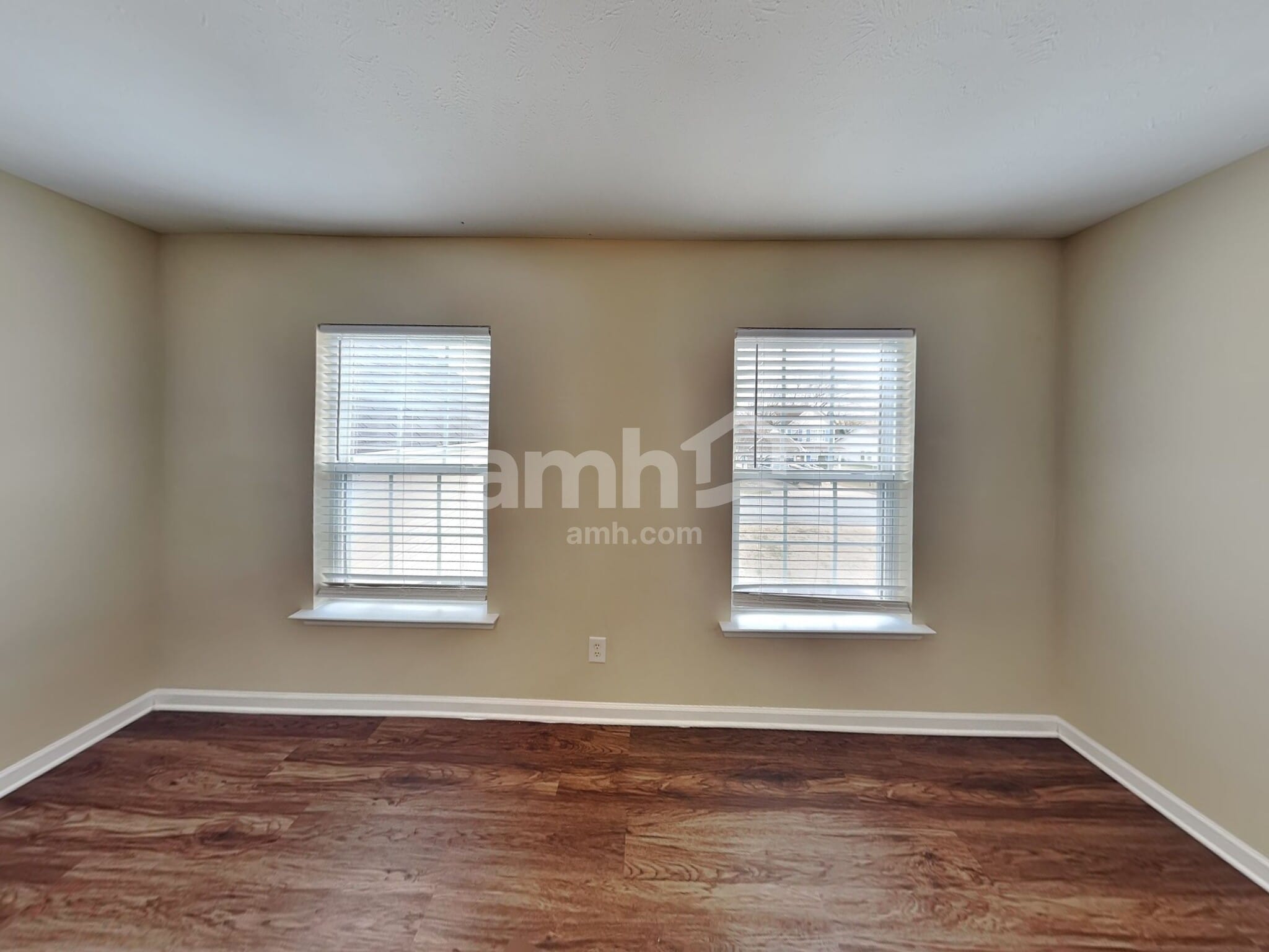 Building Photo - 256 Neal Ave