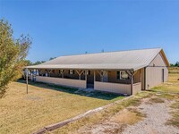 Building Photo - Country Living in a Contemporary Home