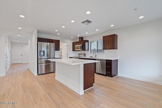 Building Photo - 21233 N 30th Ave