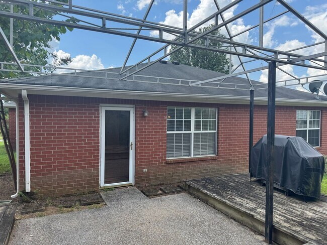 Building Photo - Great 3BR Home in Spring Hill