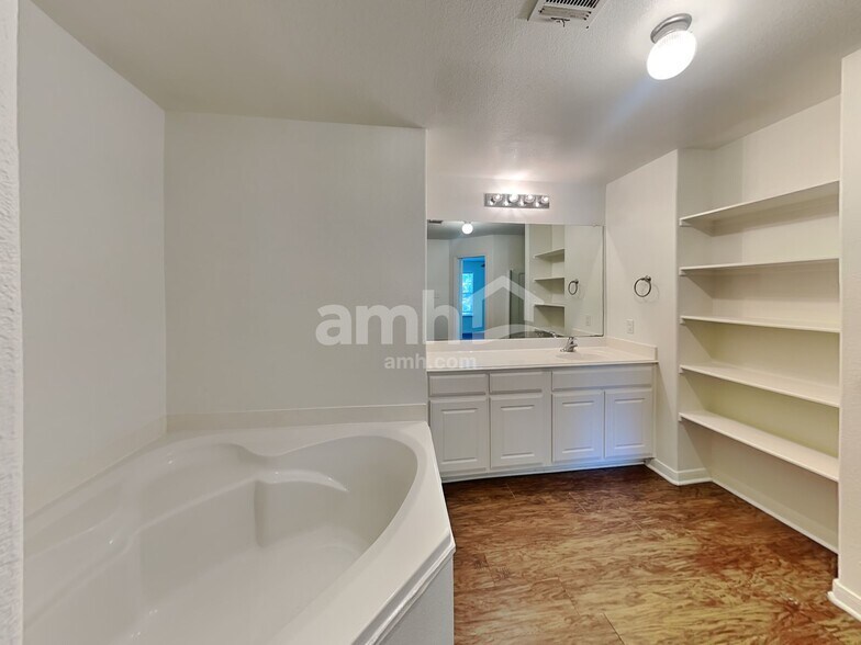 Building Photo - 4345 Medina River Loop