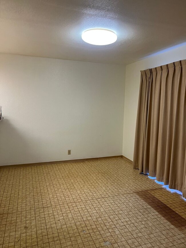 Building Photo - Single Level 3 bedroom / 2 bath house with a 2 car garage in Waipio **First Showing on Wednesday,...