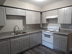 Building Photo - 4426 Pontchartrain Dr