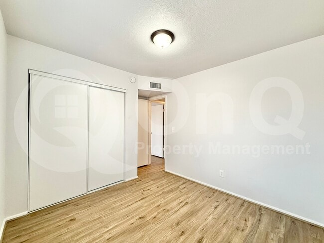 Building Photo - 1055 N Recker Rd