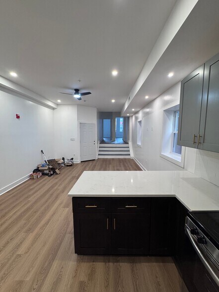 Building Photo - 647 N 16th St