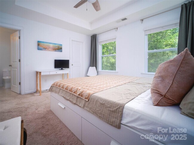 Building Photo - 9547 Glenburn Ln