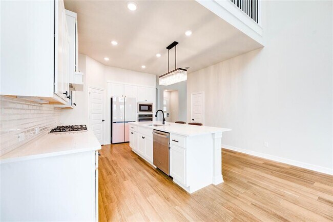 Building Photo - 9446 Pilares Rdg Dr