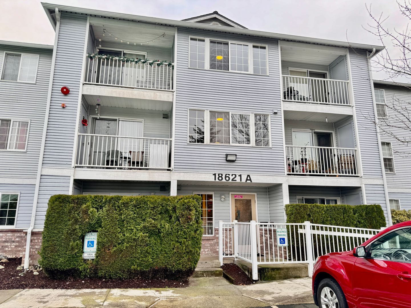 Building Photo - Monroe Condo!!!!