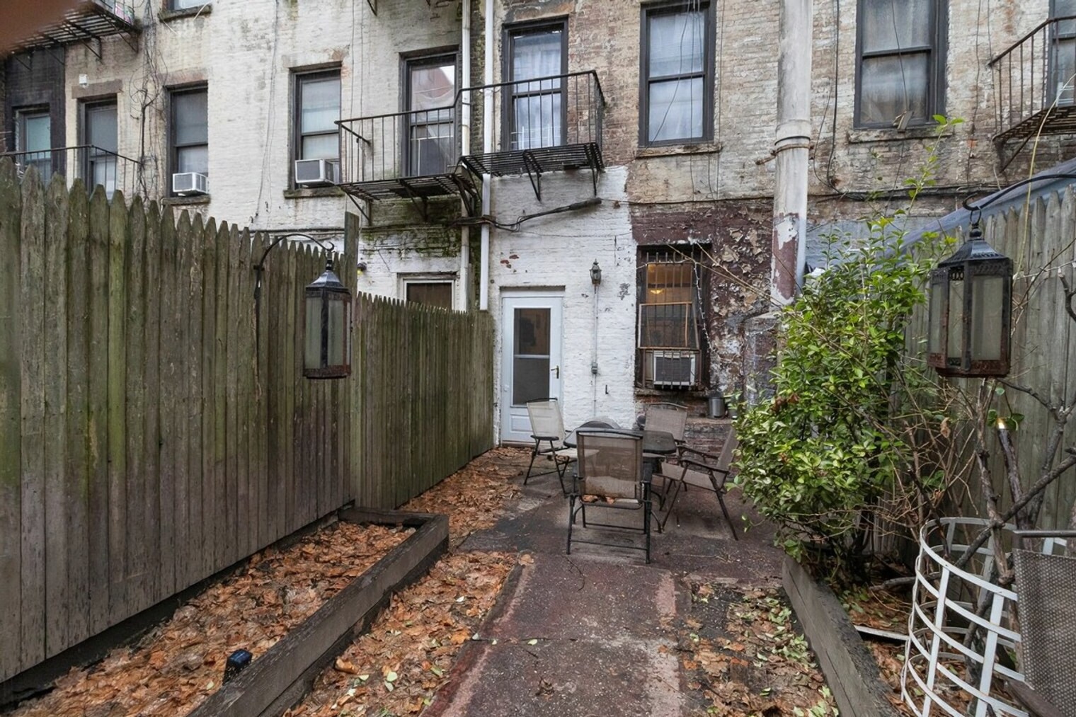 Building Photo - 1540-1552 1st Avenue-SI ID1032061P