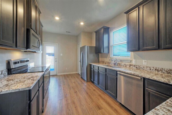 Building Photo - 249 Mount Vernon Way