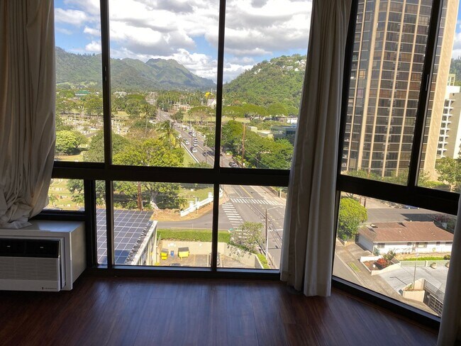 Building Photo - 2040 Nuuanu Ave