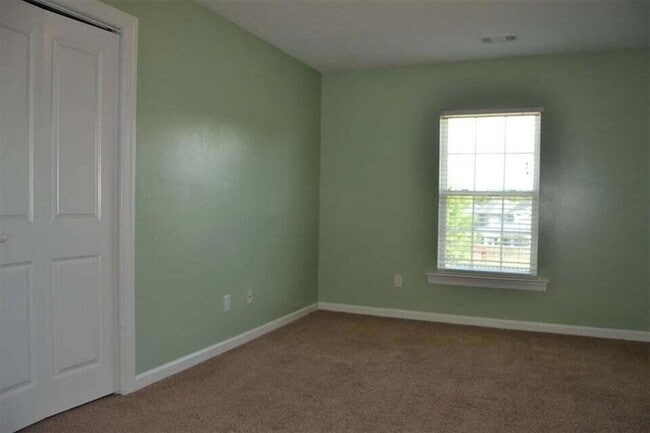Building Photo - 2612 Waites Dr