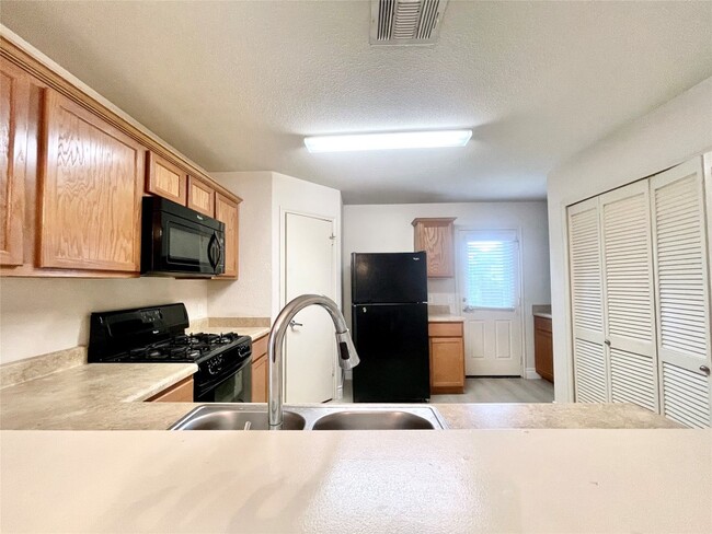 Building Photo - 11905 Aitne Ln