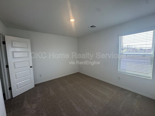 Building Photo - 12048 SW 36th St