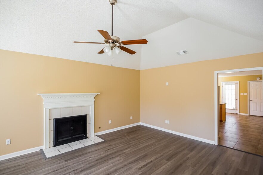 Building Photo - 104 Stonehaven Dr