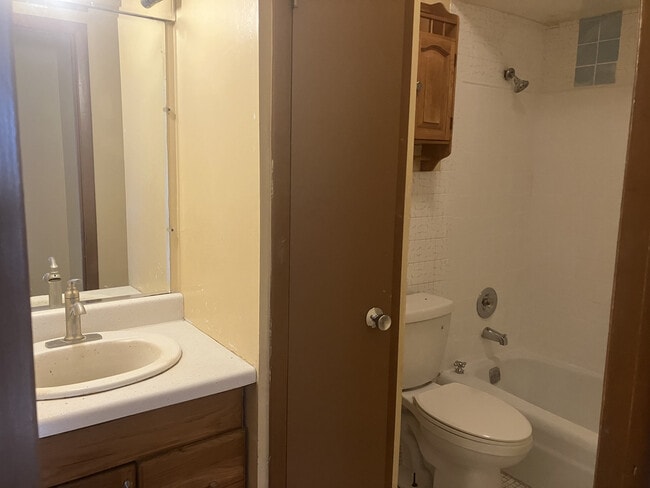 Building Photo - 550 Michigan City Rd