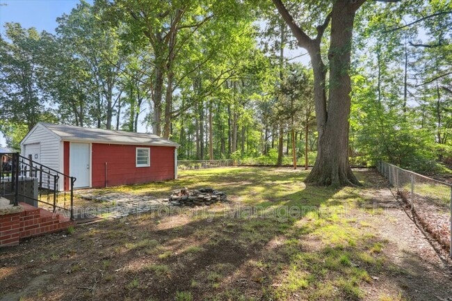 Building Photo - 12 Northampton Dr
