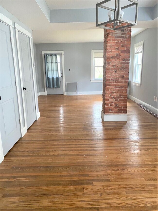 Building Photo - House for Rent in Glen Mills