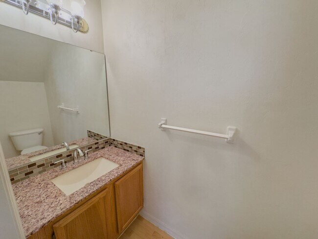 Building Photo - 4415 SW 34th St