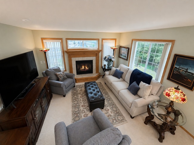 Building Photo - Stunning 2-Level Townhome with Vaulted Ceiling in Champlin!!