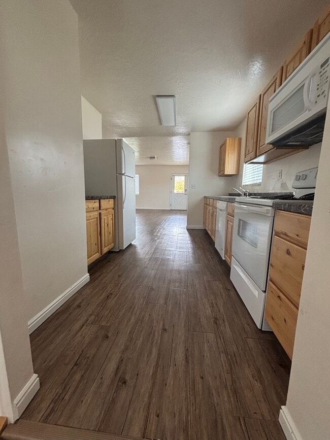 Building Photo - Home with Many Qualities! Commercial or residential