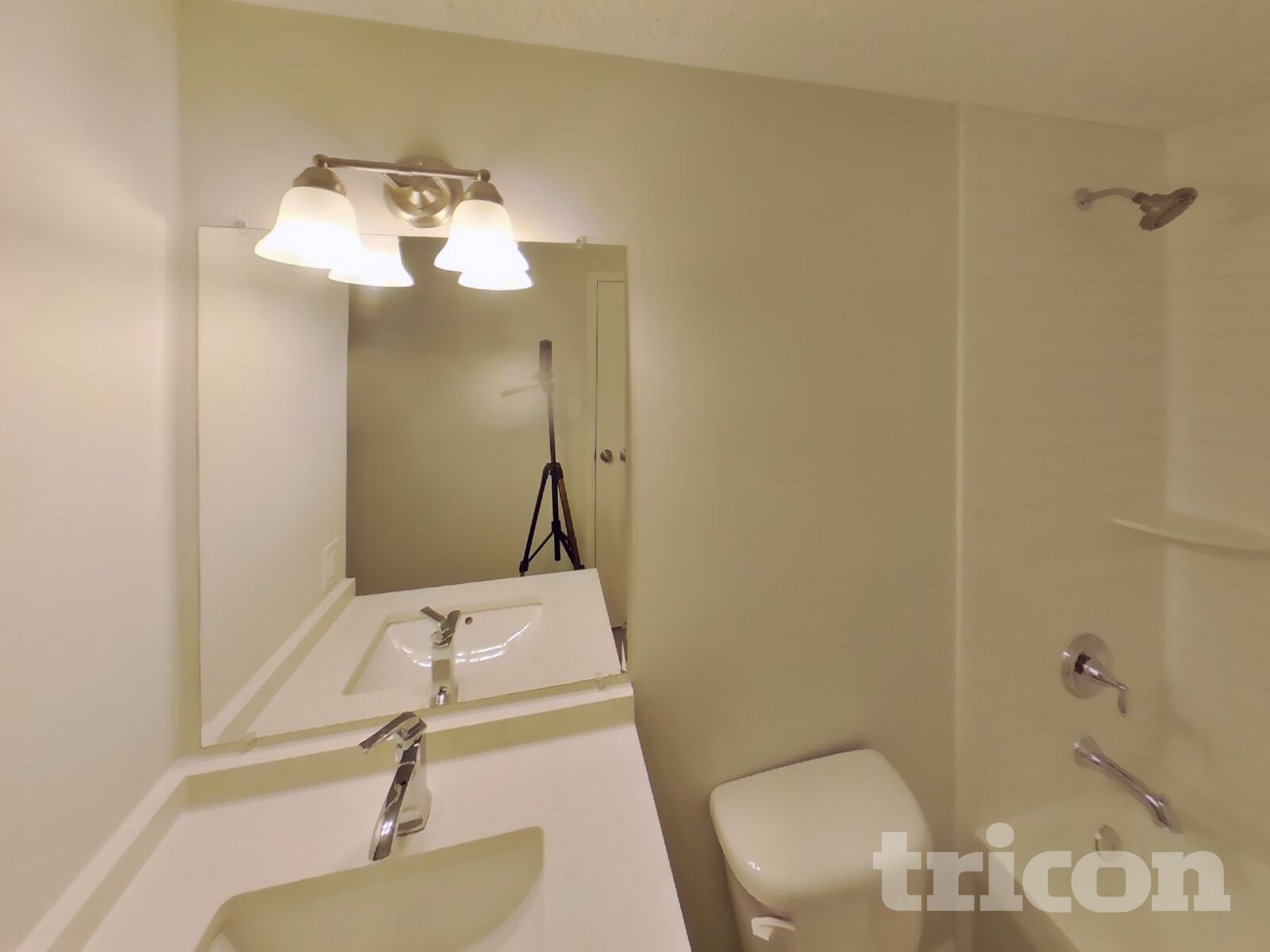 Building Photo - 35 Greenleaf Rd