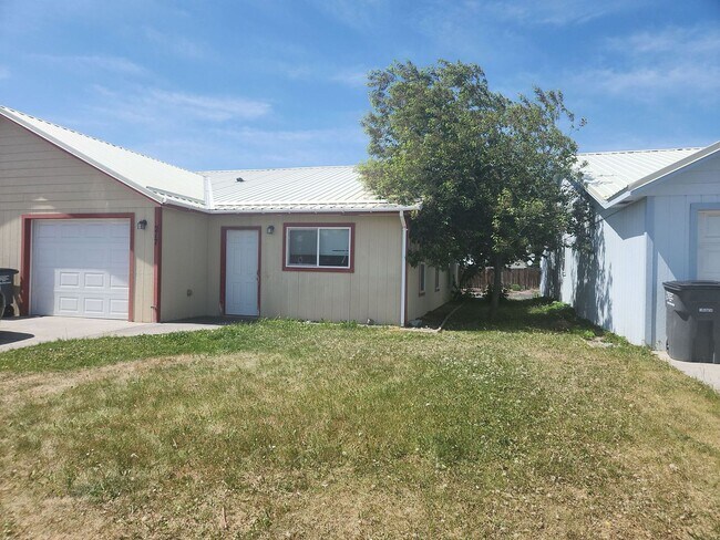 Primary Photo - 215-217 K Street -Duplex