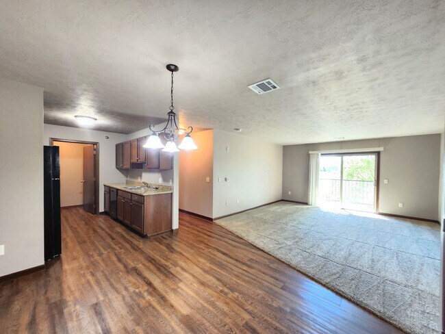 Building Photo - 3600 S Sycamore Ave