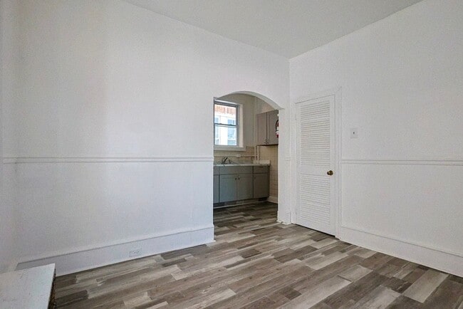 Building Photo - 3636 Winchester Ave