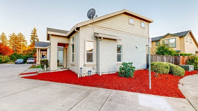 Building Photo - PURE Property Management - Adorable two-st...