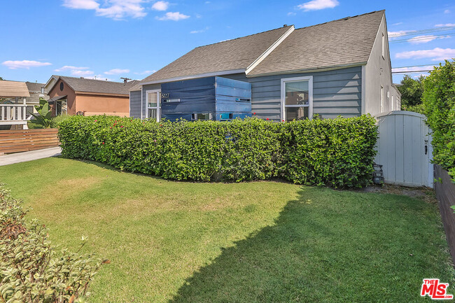 Building Photo - 6027 Comey Ave