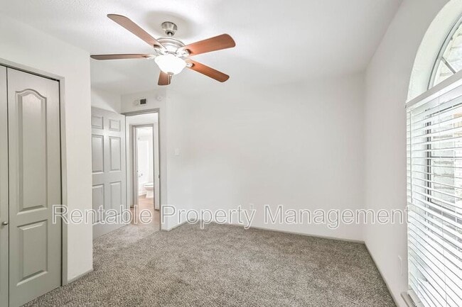Building Photo - 14634 Dartwood Dr