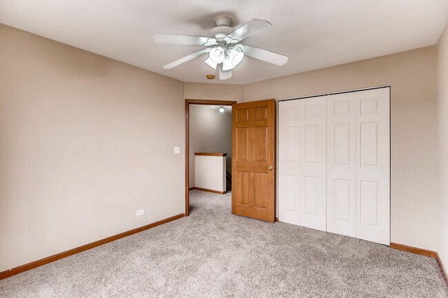 Building Photo - 961 Genesee Ct
