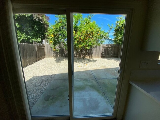 Building Photo - 3 Bedroom 2 Bathroom Home In Rosemont Open House Friday April 3rd 4-5 PM