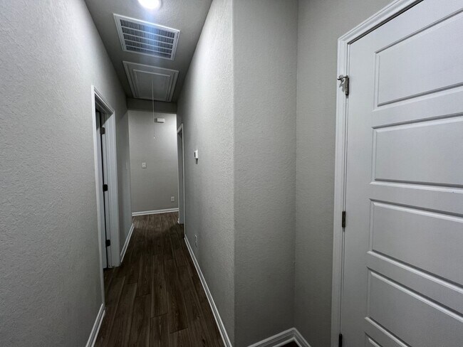 Building Photo - Beautiful 3/2 Single Story Home in Cibolo, TX