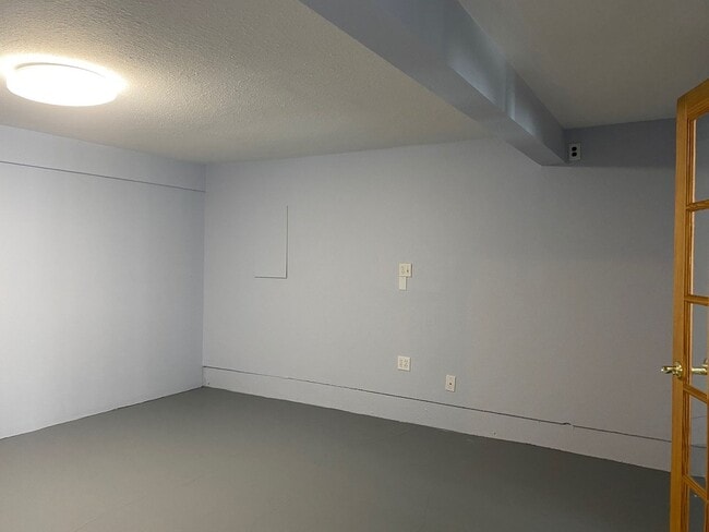 Building Photo - 4bd/1.75ba Carnation House