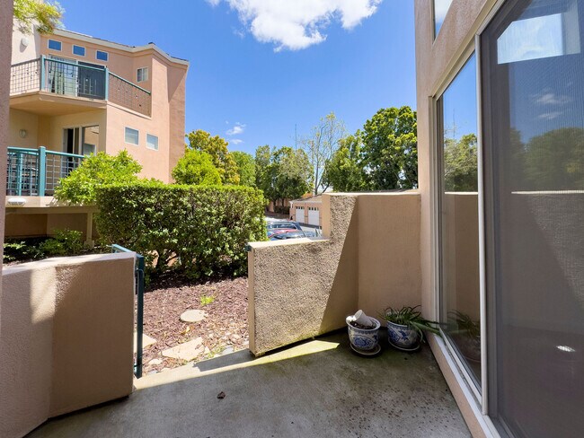 Building Photo - 979 Asilomar Terrace