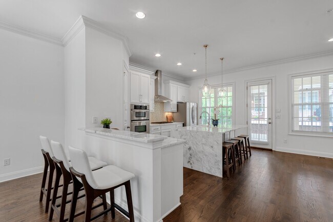 Building Photo - 1260 Lullwater Park Cir
