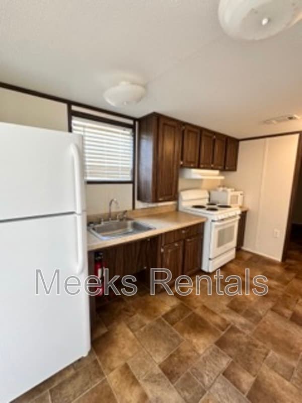 Building Photo - 481 Tackett Branch Rd