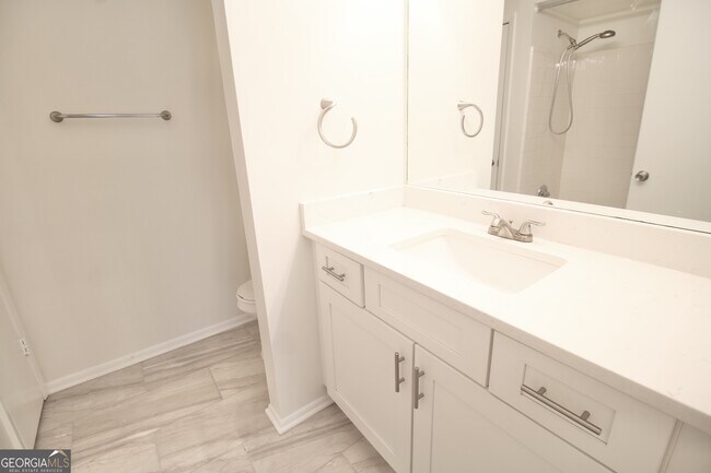 Building Photo - 34 Little Silver Ct