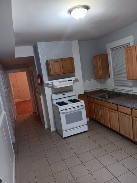 Building Photo - 51 Lincoln Pl