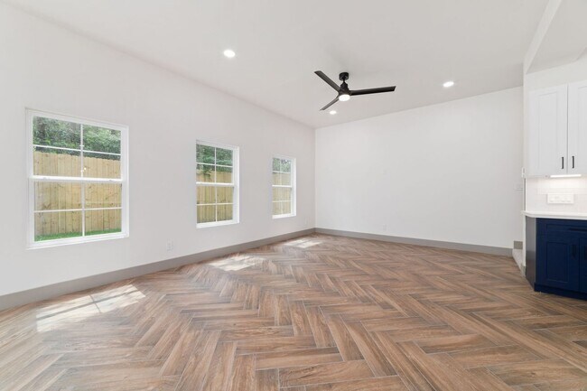 Building Photo - 11931 S Red Cedar Cir