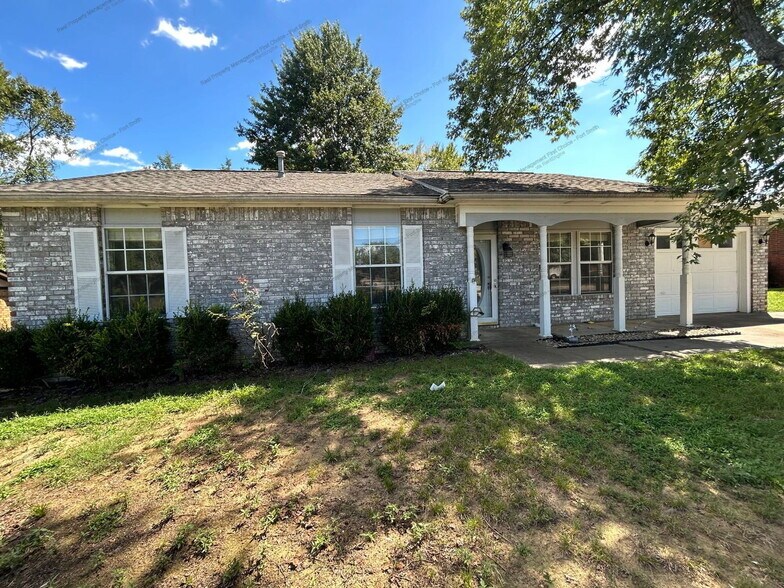 Building Photo - 1413 Grand Oak Dr