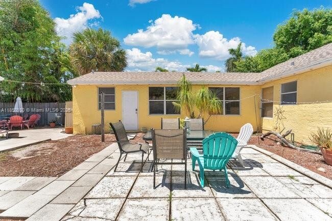 Building Photo - 209 S Palmway