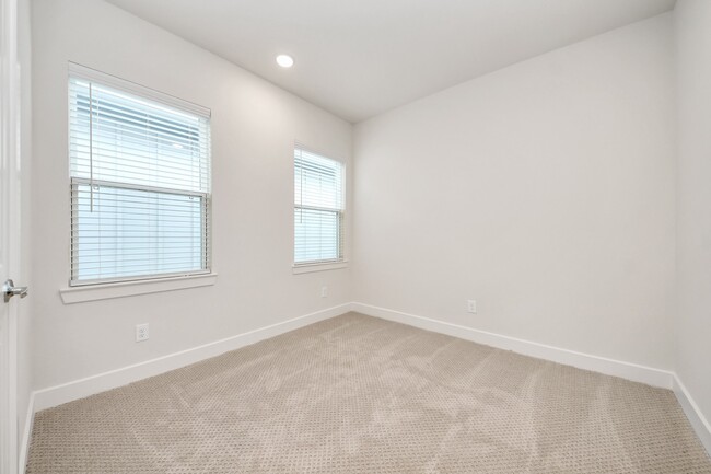 Building Photo - 1514 Colonial Gorge Dr