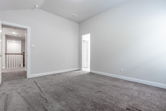 Building Photo - 16611 Highland Country Dr