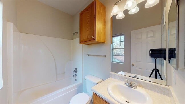 Building Photo - 1500 Maglothin Ct