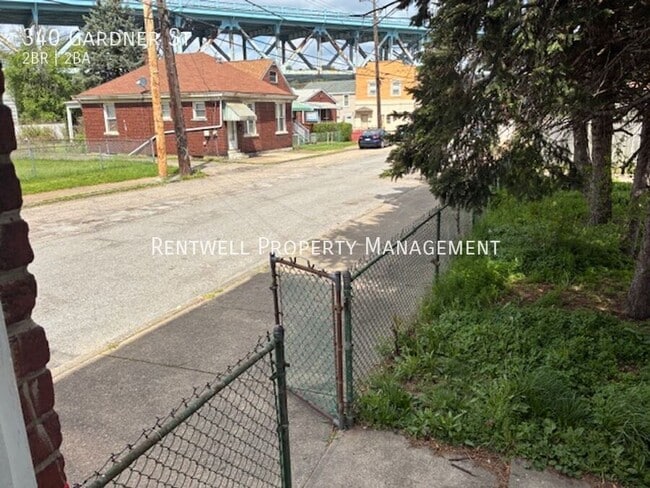 Building Photo - 340 Gardner St